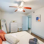Dallas Apartment With Pool Access, 10 Mi To Downtown