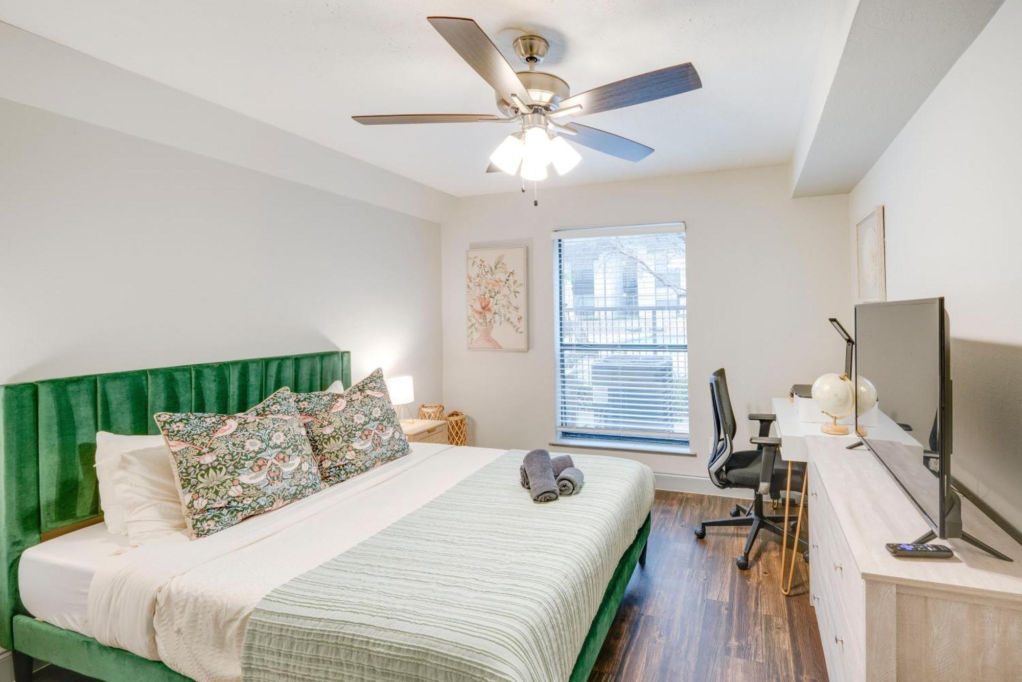Apartment With Pool Access, 10 Mi To Downtown *